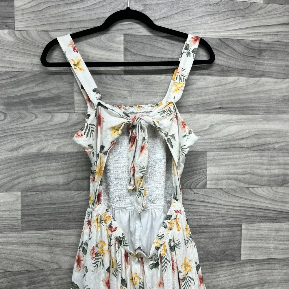 Hollister Romper Dress Women's Large Ivory Floral Cut Out‎ Back Smocked Front - Picture 10 of 16